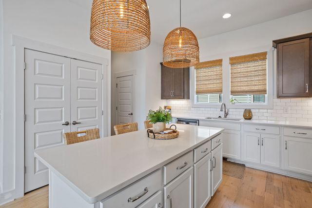 1027 E Trinity Ln Apt 5, Nashville, TN 37216