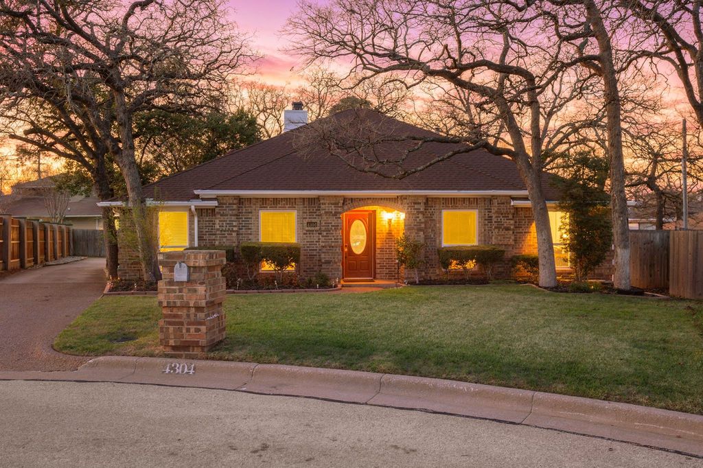 4304 Rockwood Trail, Arlington, TX 76016