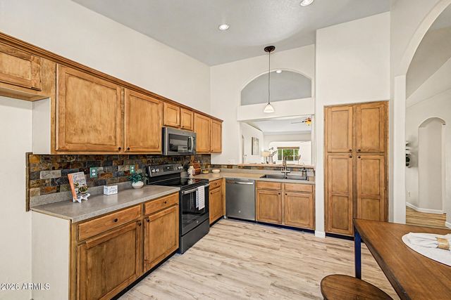 15207 E SHOOT OUT Plaza, Fountain Hills, AZ 85268