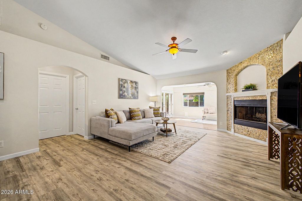 15207 E SHOOT OUT Plaza, Fountain Hills, AZ 85268 — photo 4