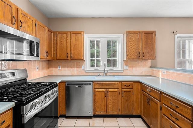290 Allerton Commons Ln 290, Braintree, MA 02184