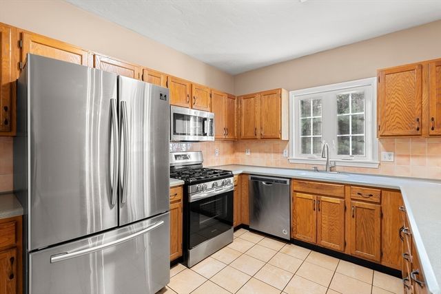 290 Allerton Commons Ln 290, Braintree, MA 02184