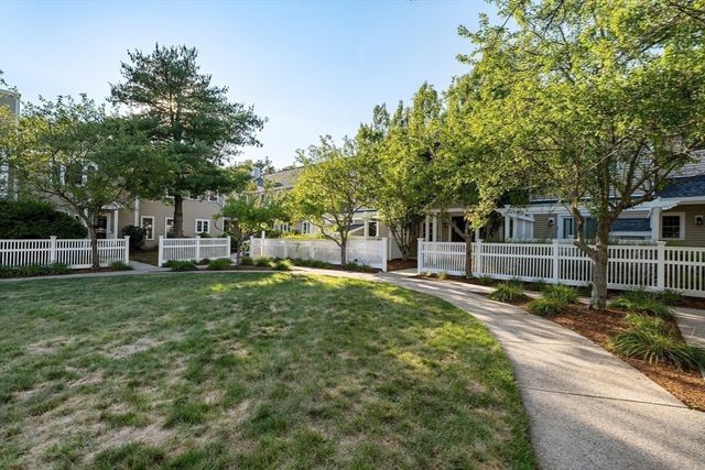 290 Allerton Commons Ln 290, Braintree, MA 02184