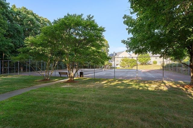 290 Allerton Commons Ln 290, Braintree, MA 02184