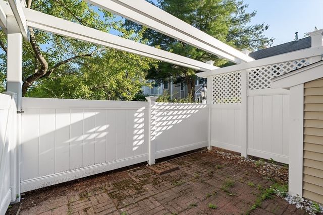 290 Allerton Commons Ln 290, Braintree, MA 02184