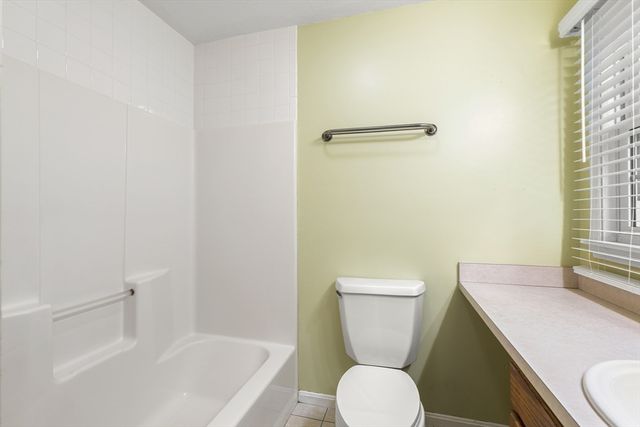 290 Allerton Commons Ln 290, Braintree, MA 02184
