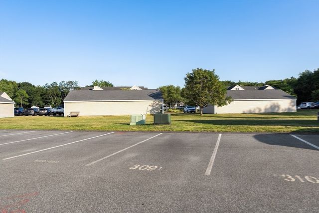 290 Allerton Commons Ln 290, Braintree, MA 02184
