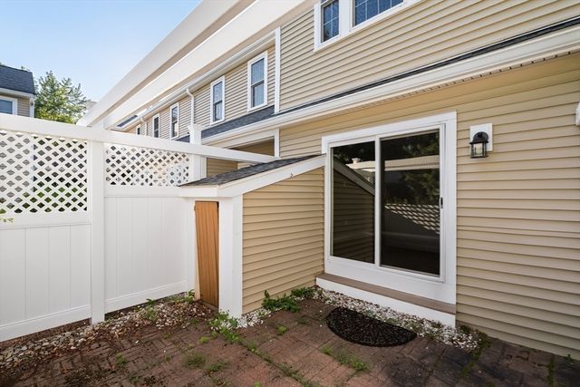 290 Allerton Commons Ln 290, Braintree, MA 02184