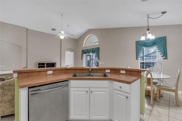 4700 CUMBRIAN LAKES DRIVE, Kissimmee, FL 34746