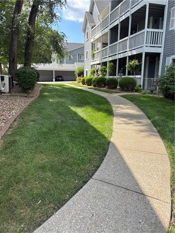 4009 S Crysler Avenue 38 apt 2, Independence, MO 64055