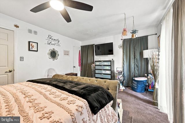 2245 DICKENS TER, Newark, DE 19702