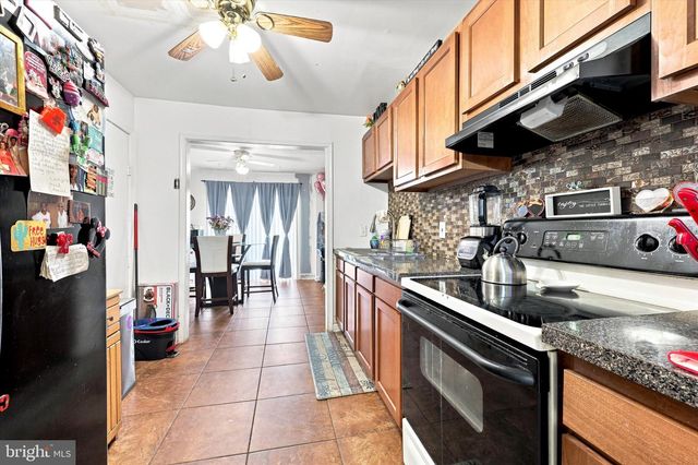 2245 DICKENS TER, Newark, DE 19702