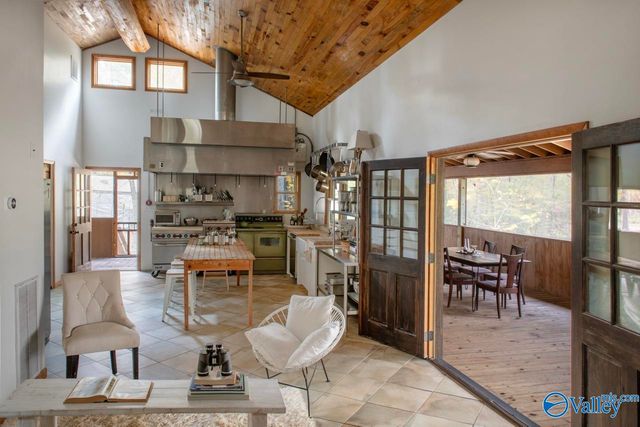 2073 County Road 213, Florence, AL 35633