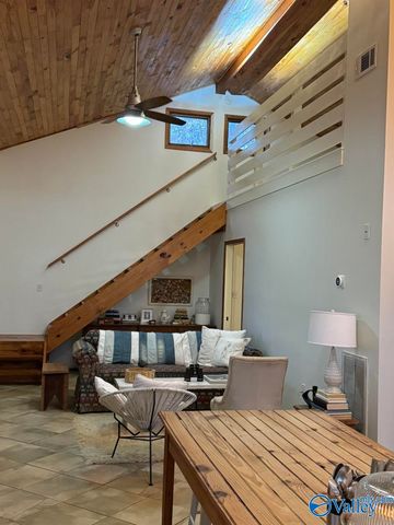 2073 County Road 213, Florence, AL 35633