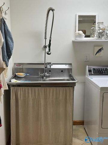 2073 County Road 213, Florence, AL 35633