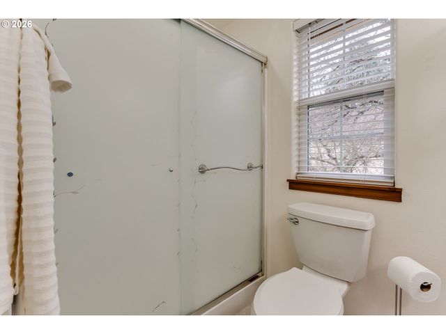 110 CALUMET Ave, Eugene, OR 97404