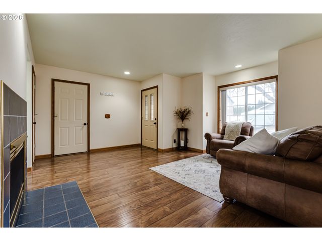 110 CALUMET Ave, Eugene, OR 97404