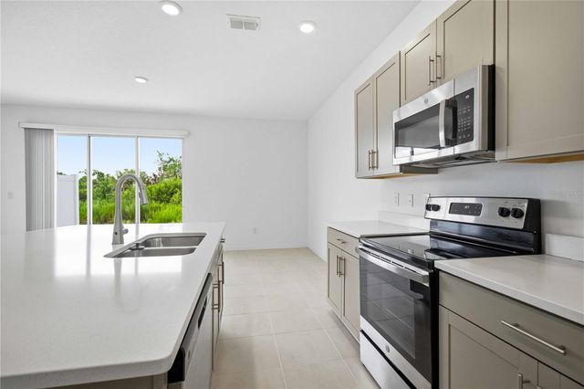 11731 GLENSIDE TERRACE, Palmetto, FL 34221