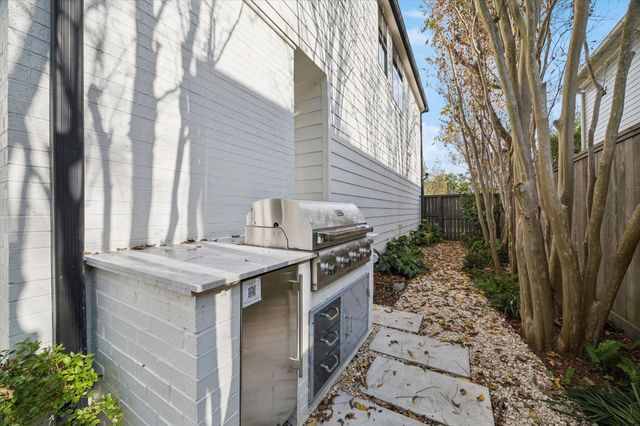 4219 Alba Road, Houston, TX 77018