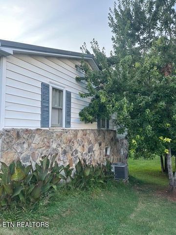 610 Bennett Street St, Sweetwater, TN 37874