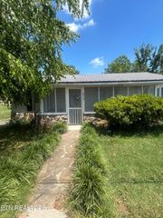 610 Bennett Street St, Sweetwater, TN 37874