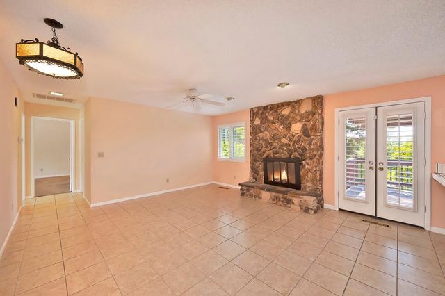 5033 Dory Way, Fair Oaks, CA 95628