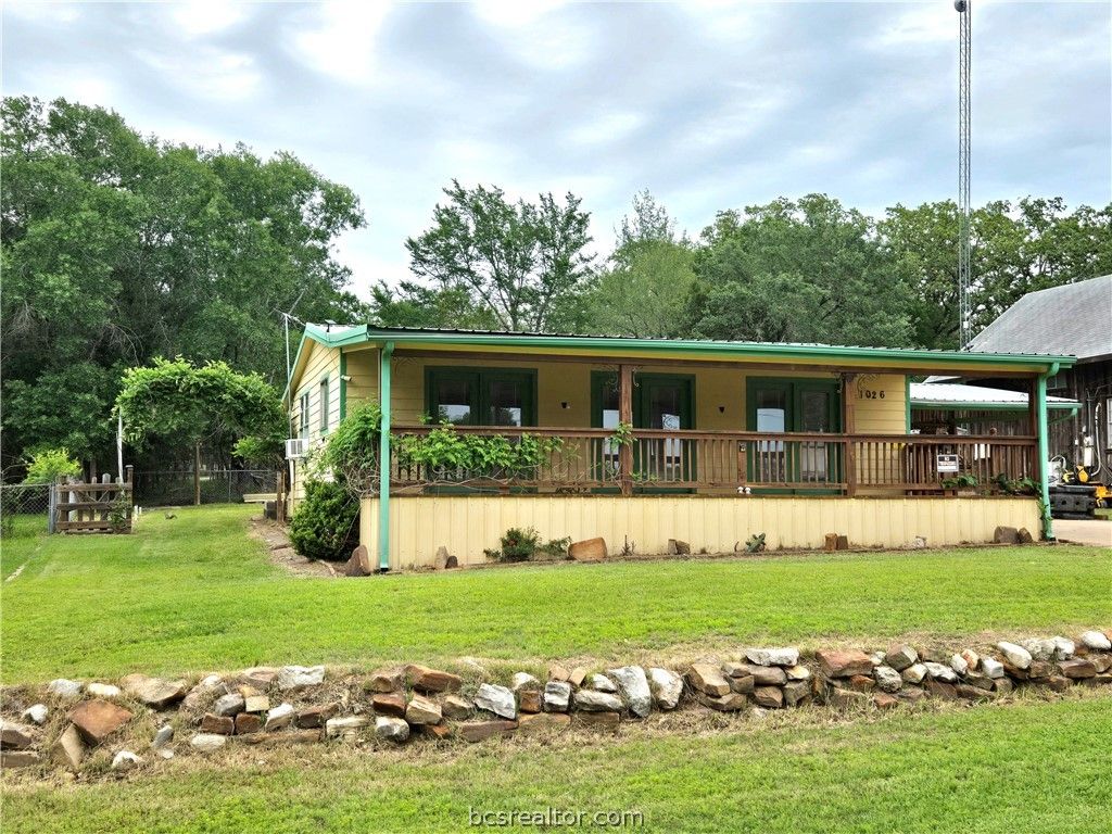 1026 Lakeview Lane, Somerville, TX 77879 — exterior