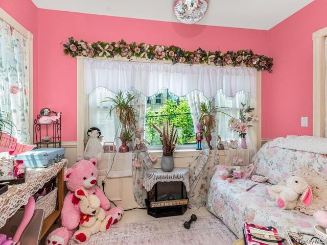 4 Depew Street, Pleasantville, NY 10570