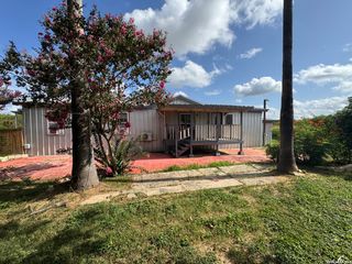8325 FM 327 # 3, Elmendorf, TX 78112