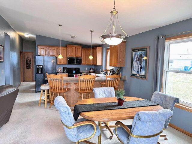 368 Highpointe Loop, Mcgregor, IA 52157