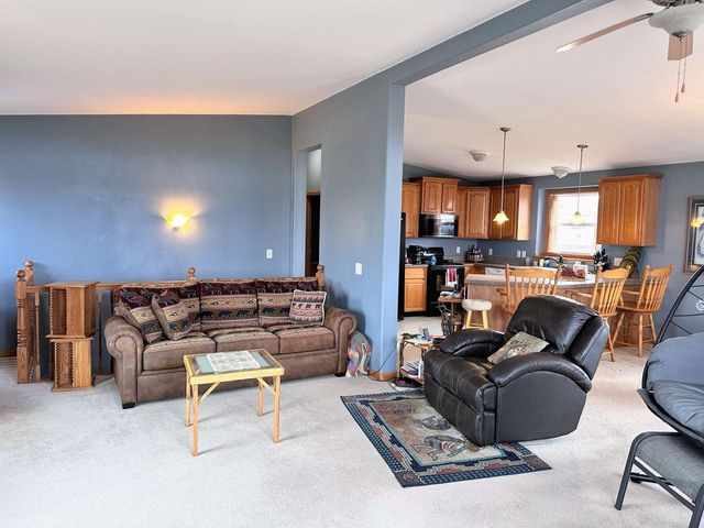 368 Highpointe Loop, Mcgregor, IA 52157