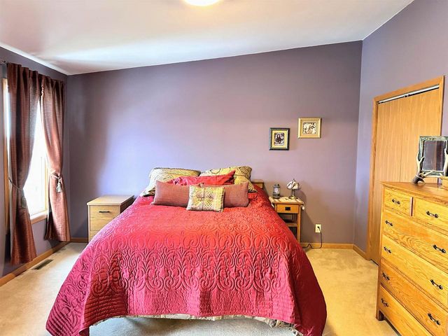 368 Highpointe Loop, Mcgregor, IA 52157