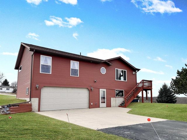 368 Highpointe Loop, Mcgregor, IA 52157