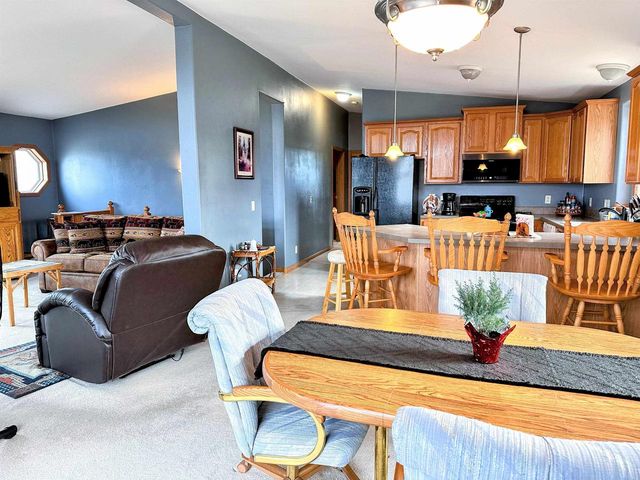 368 Highpointe Loop, Mcgregor, IA 52157