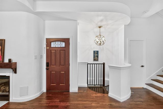 2716 Bagby Street, Houston, TX 77006
