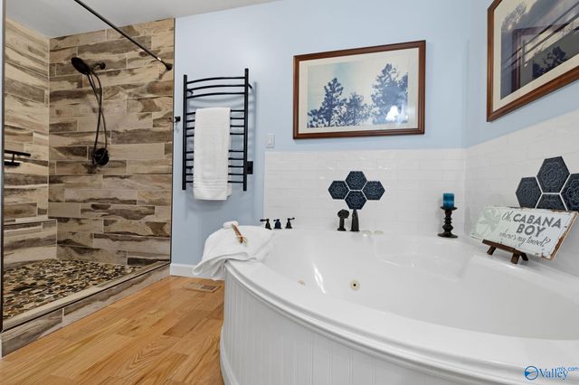 3018 Woodvue Road, Guntersville, AL 35976