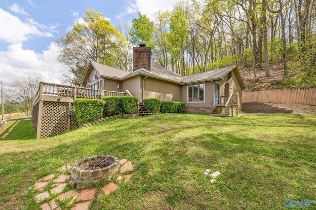 3018 Woodvue Road, Guntersville, AL 35976