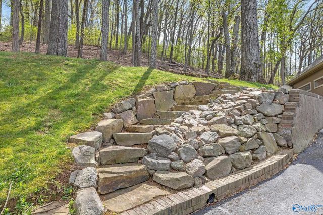 3018 Woodvue Road, Guntersville, AL 35976
