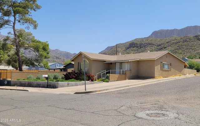 1097 S Stone Avenue, Superior, AZ 85173