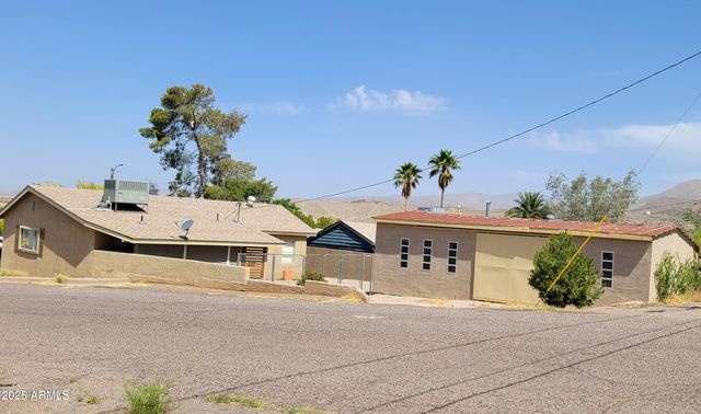 1097 S Stone Avenue, Superior, AZ 85173