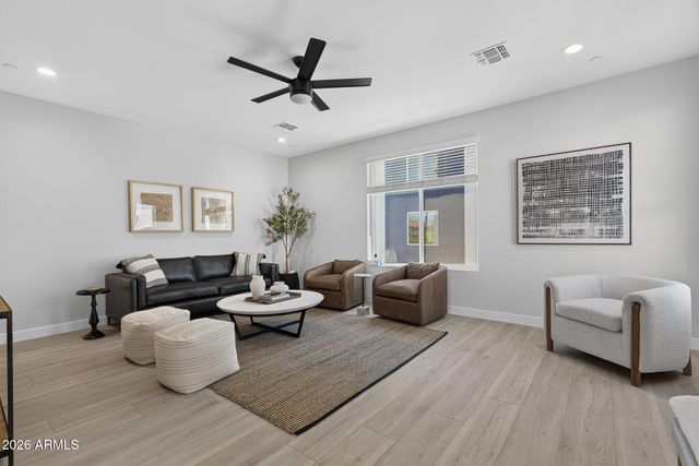 2601 E CLARENDON Avenue 19, Phoenix, AZ 85016