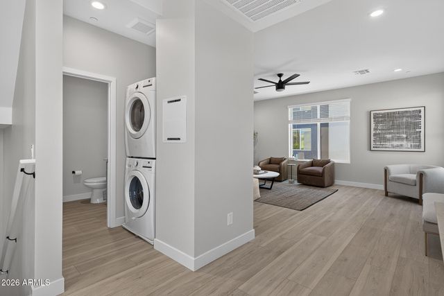2601 E CLARENDON Avenue 19, Phoenix, AZ 85016