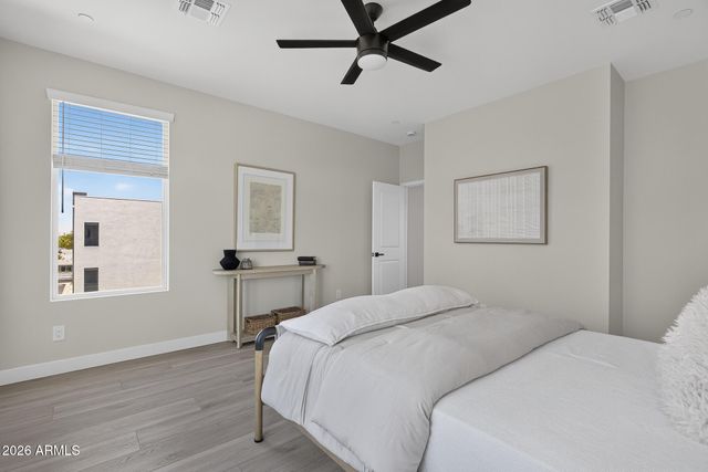 2601 E CLARENDON Avenue 19, Phoenix, AZ 85016