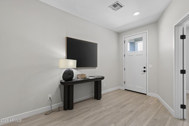 2601 E CLARENDON Avenue 19, Phoenix, AZ 85016