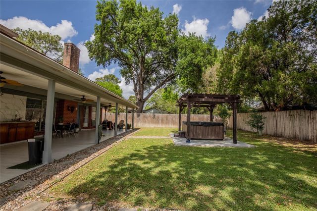 5611 Long Creek Lane, Houston, TX 77088