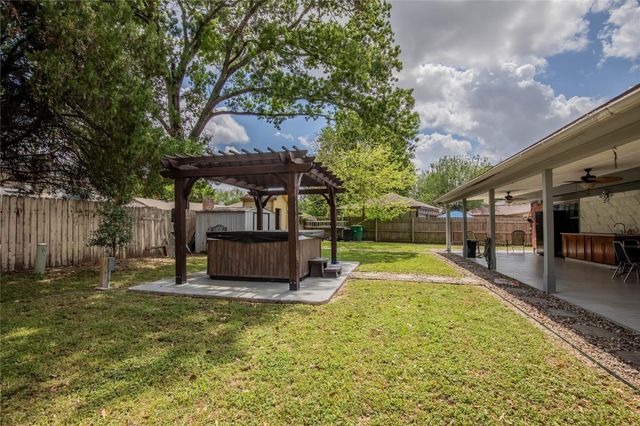 5611 Long Creek Lane, Houston, TX 77088