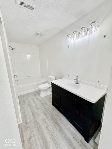 14463 Lee Stewart Lane, Fishers, IN 46038