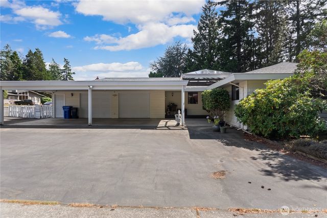 1781 NE 11th Avenue, Oak Harbor, WA 98277