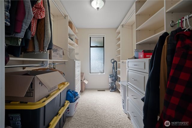 1781 NE 11th Avenue, Oak Harbor, WA 98277