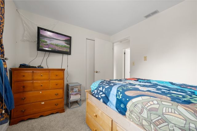 1781 NE 11th Avenue, Oak Harbor, WA 98277